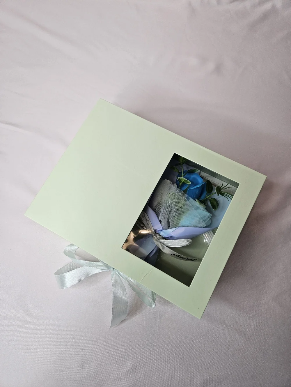 Luxury Gift Box with Reed Diffuser & Soap Flower Bouquet – The Blue Ocean
